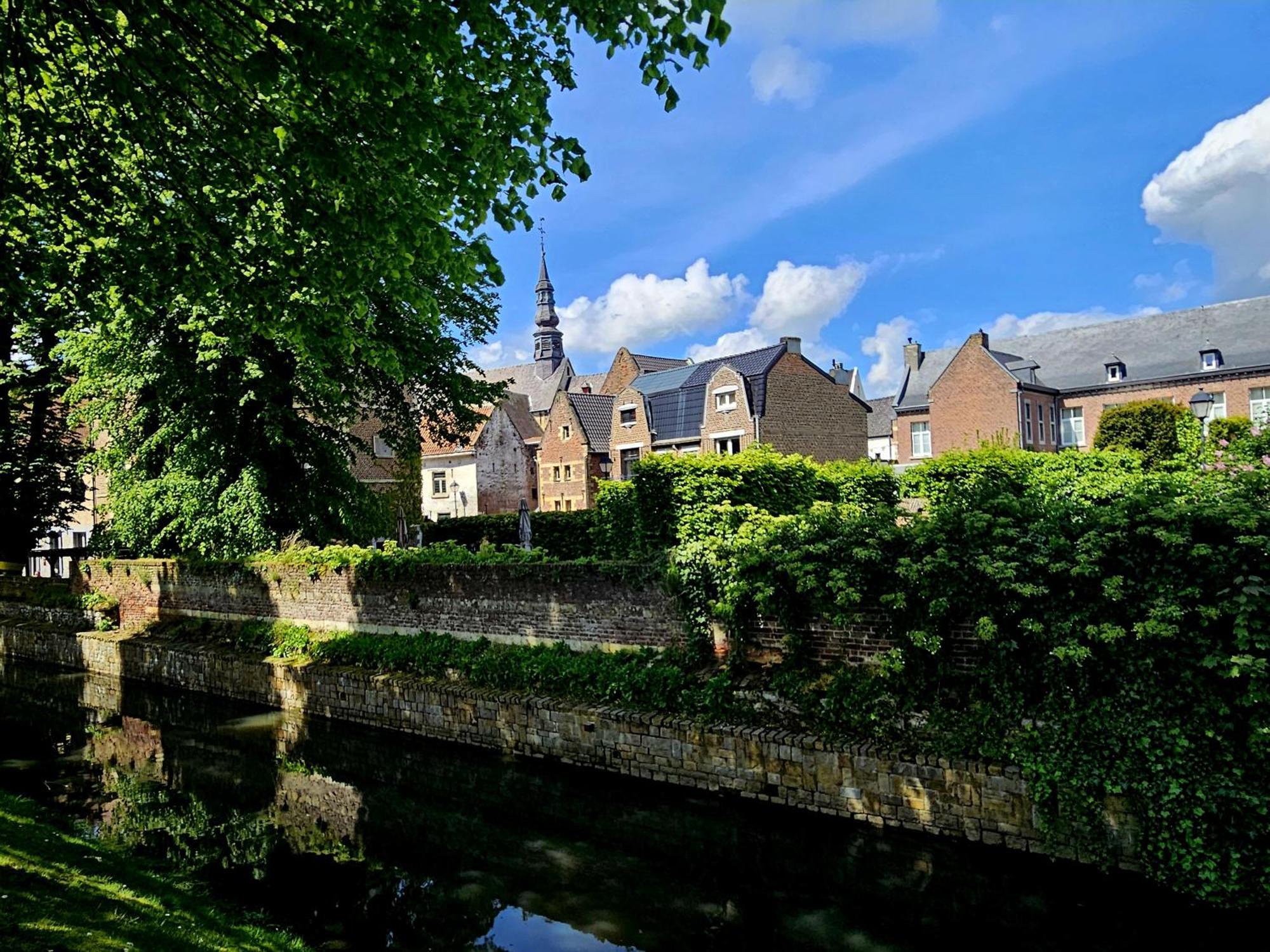 Begijnhof Historica Tongeren Exterior foto